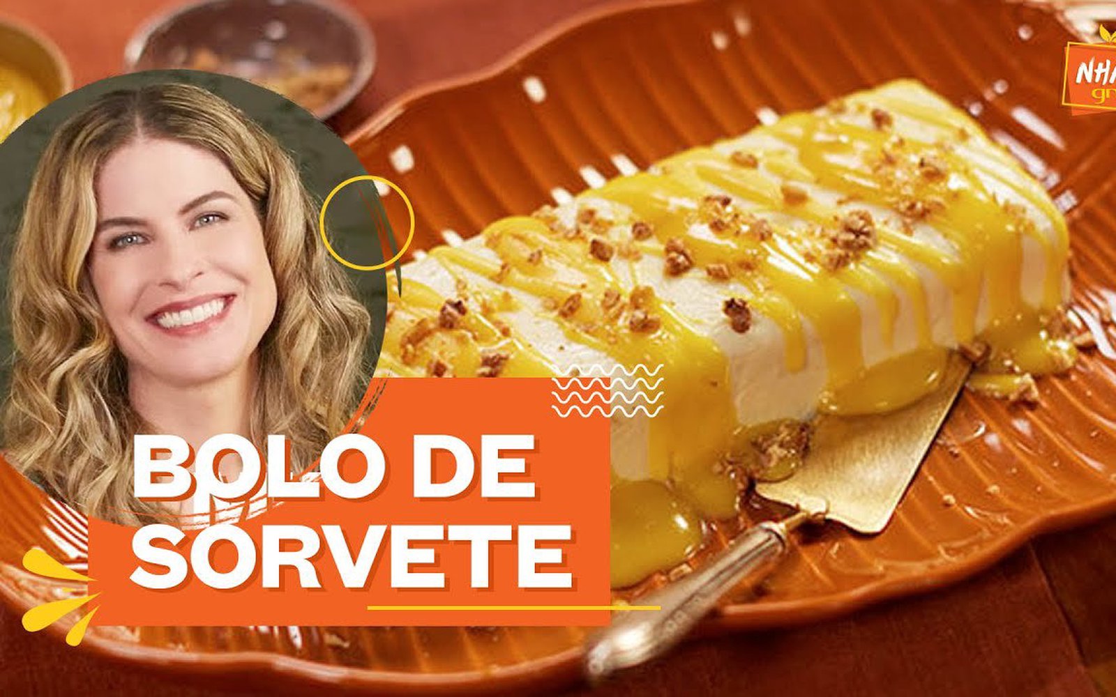 Bolo de sorvete com coco, baba de moça e nozes