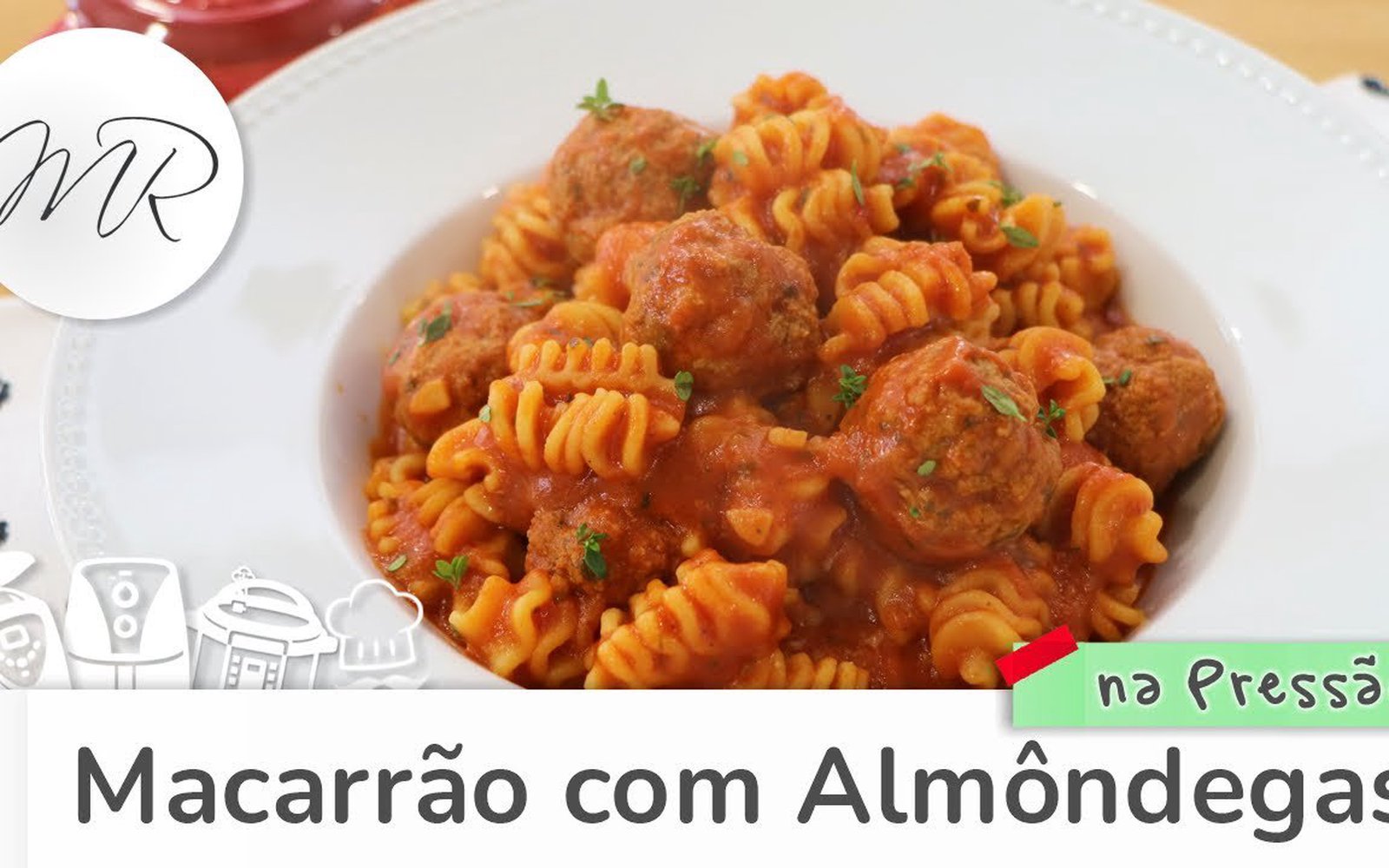 Macarrão com Almôndegas na Pressão