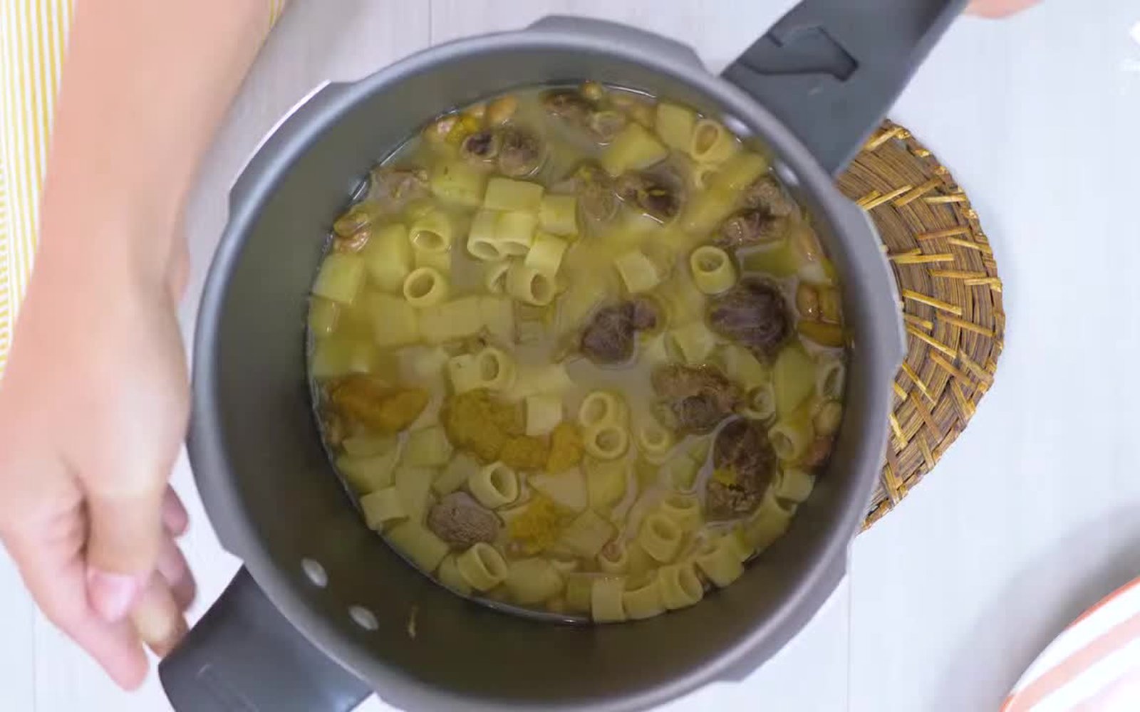 Receita de Sopinha de Feijão com Macarrão