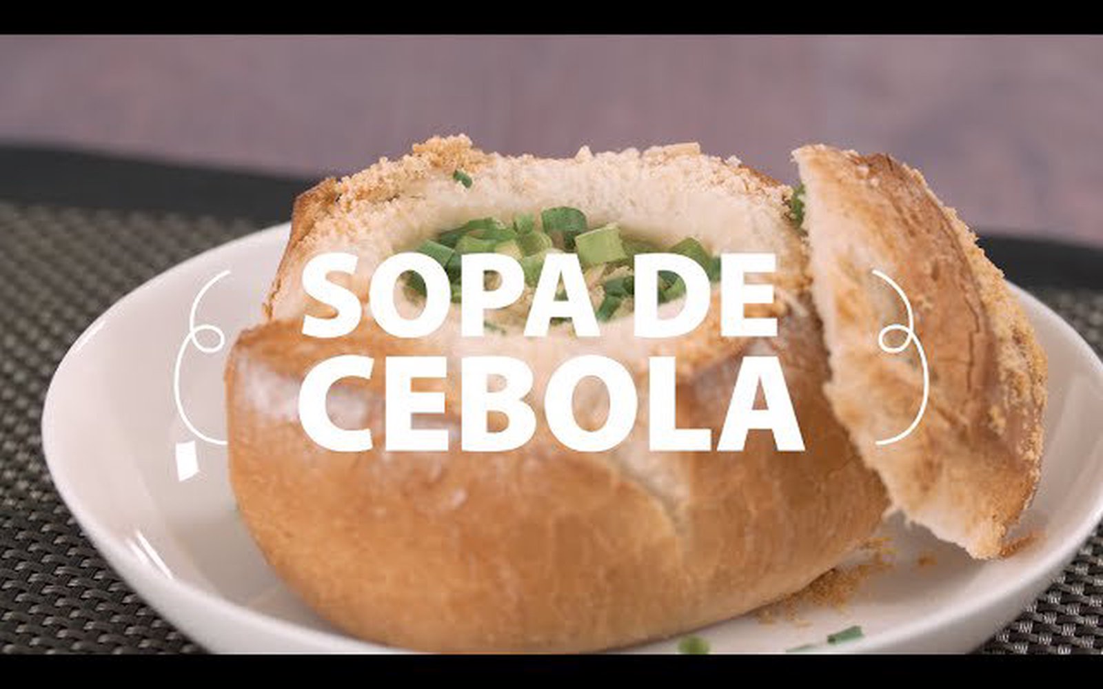 Sopa-Creme de Cebola Gratinada no Pão Italiano