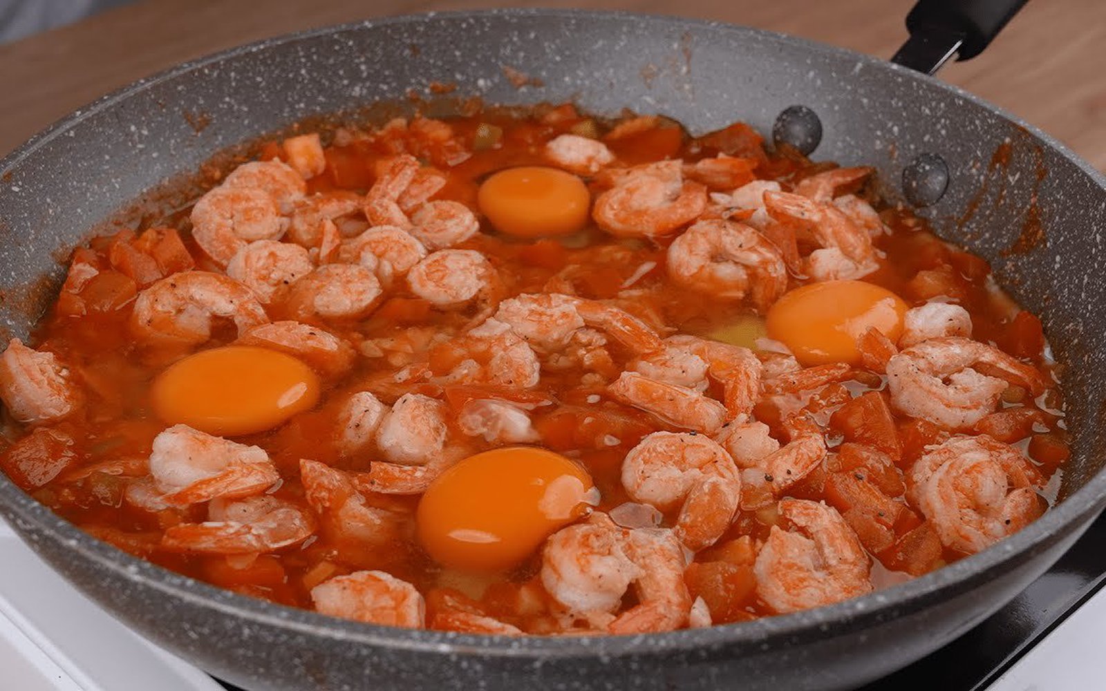 Camarão com Ovos