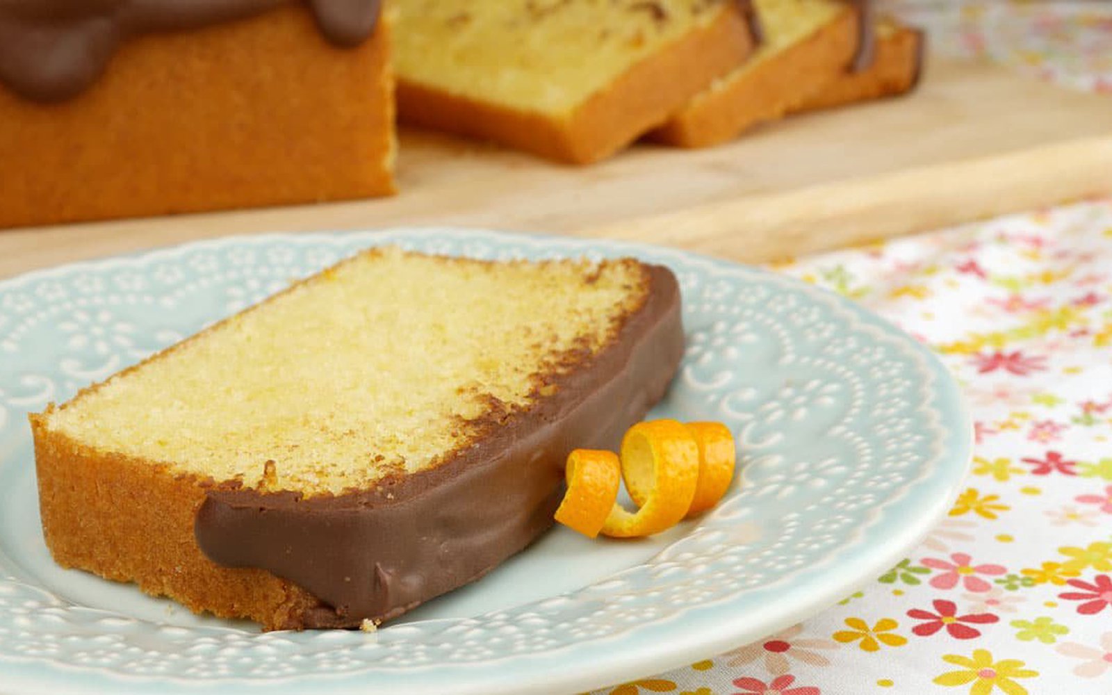 Bolo de Laranja de Liquidificador com Cobertura de Chocolate