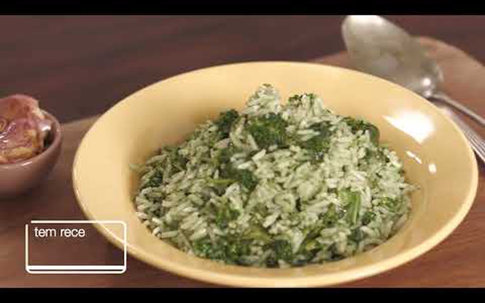 Arroz de brócolis com alho dourado