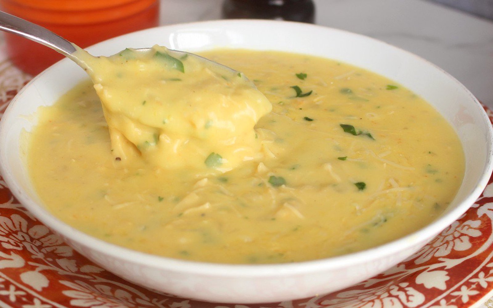 Caldo de mandioquinha com frango