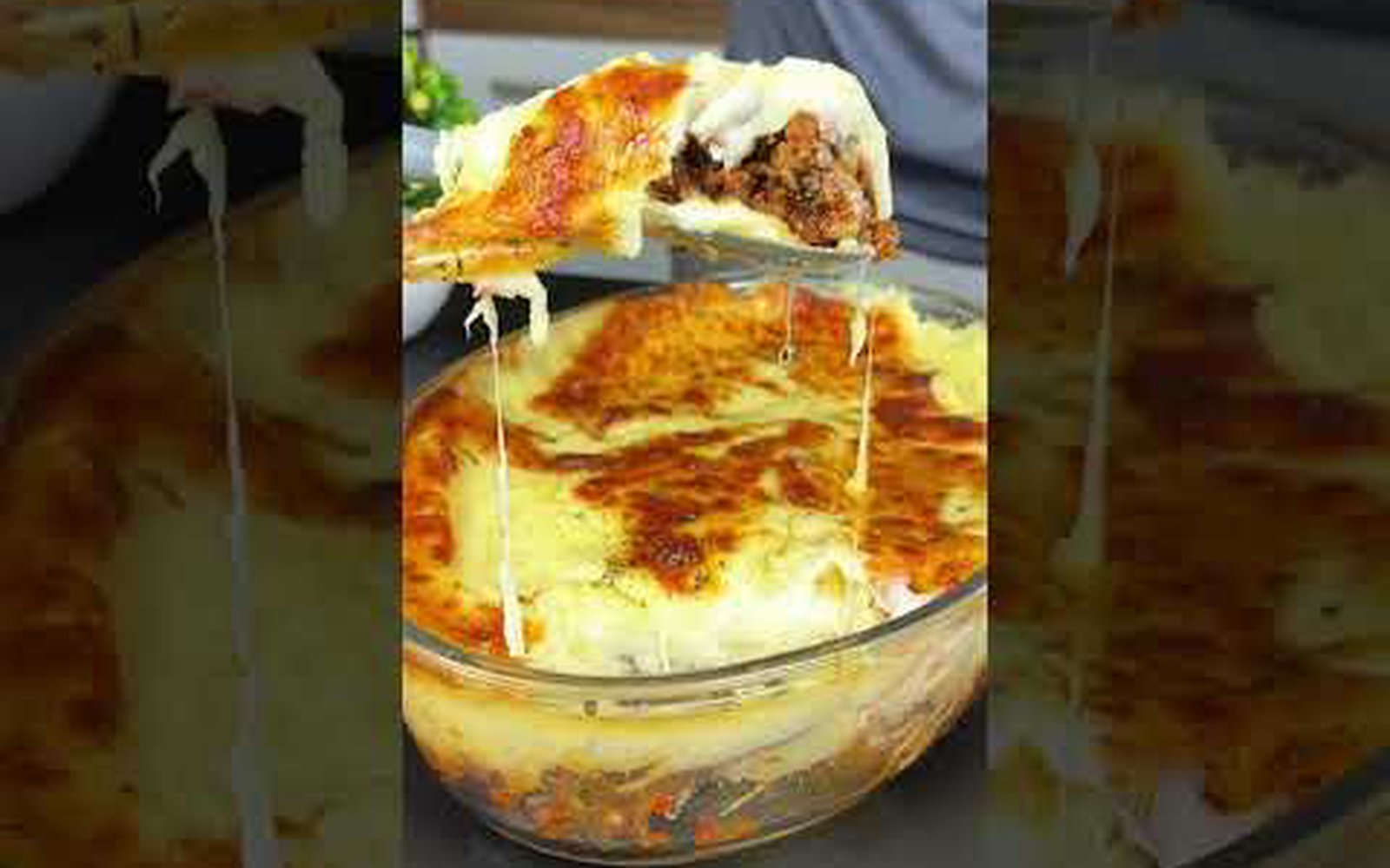 Carne Moída com Molho Branco na Travessa