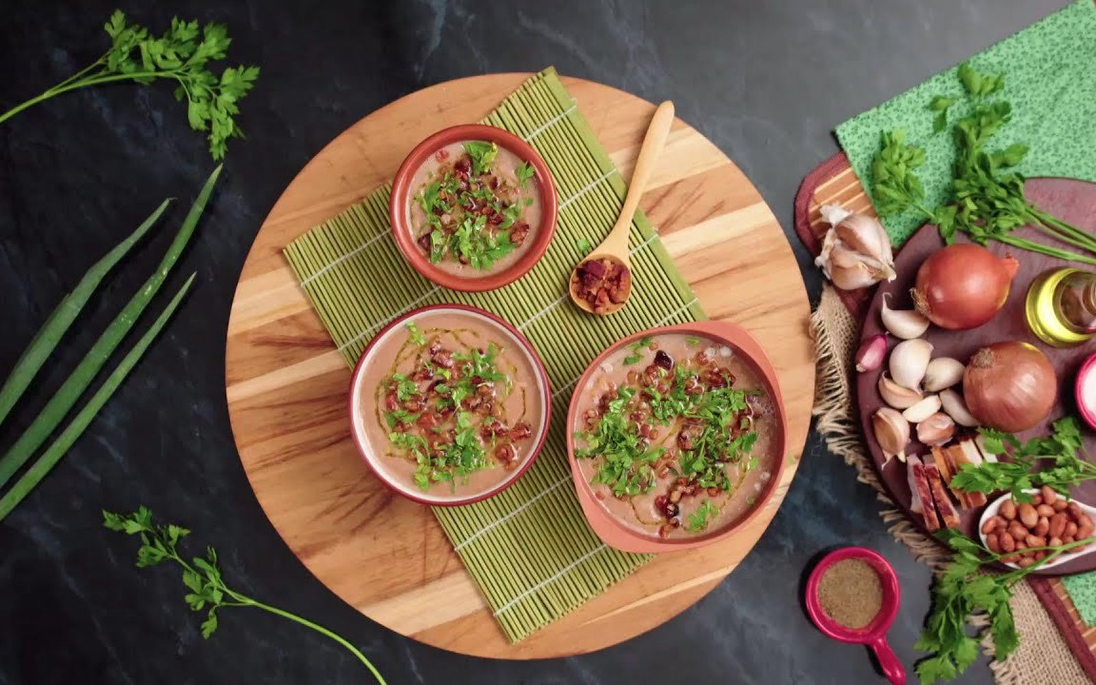 Caldo de feijão com bacon