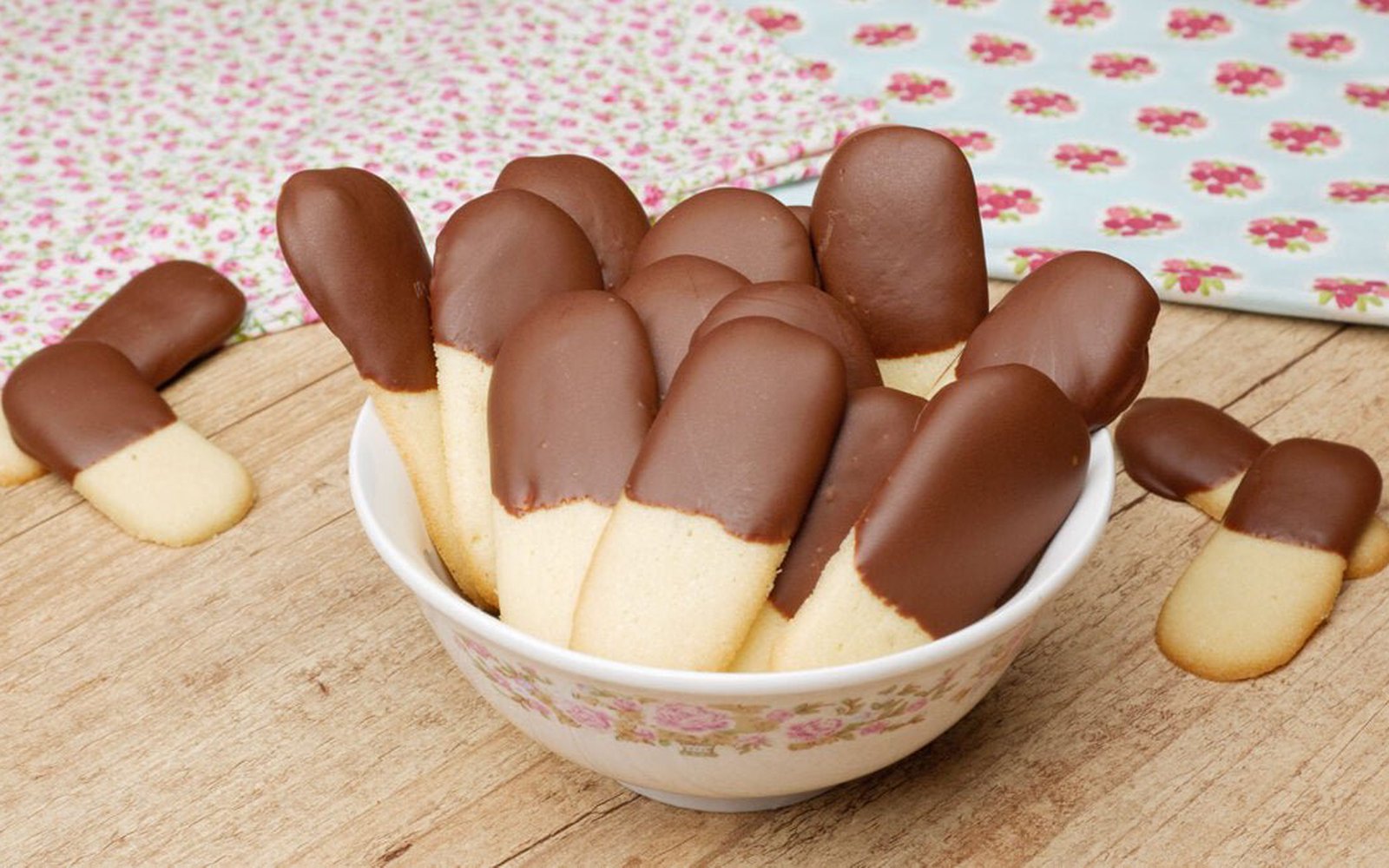 Biscoitinho Lingua de Gato com Chocolate