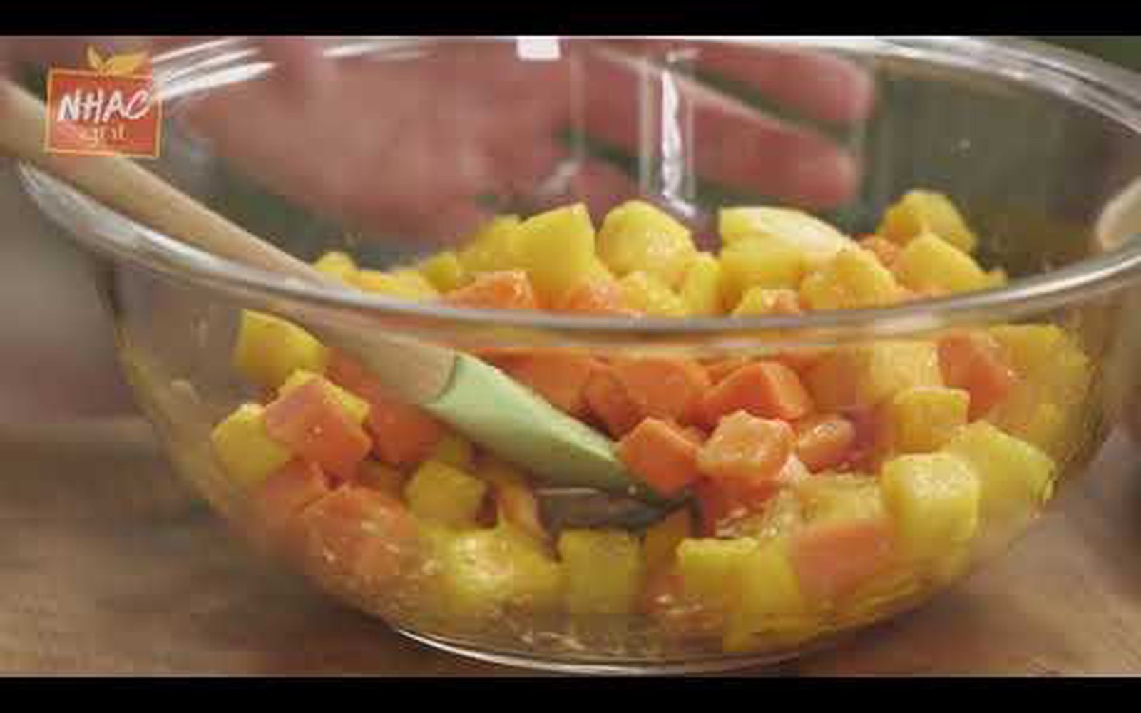 Farofa de Aveia com Salada de Frutas