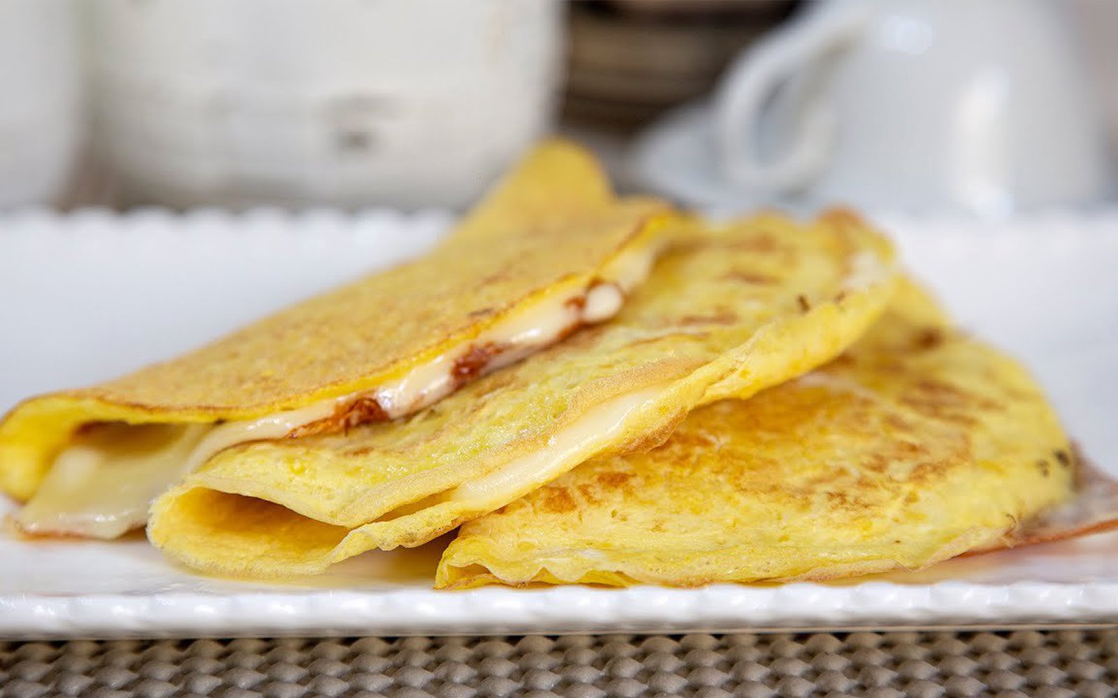 Panqueca de Flocão de Milho Recheada com Queijo