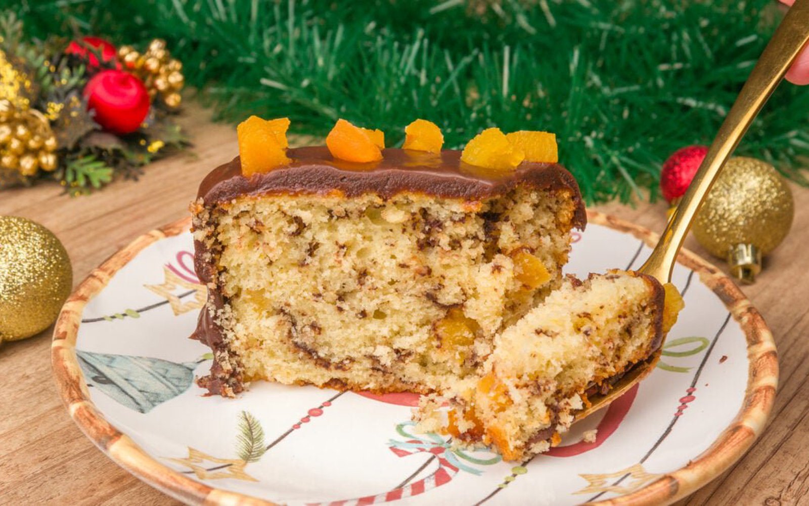 Bolo de Natal com Chocolate e Damasco