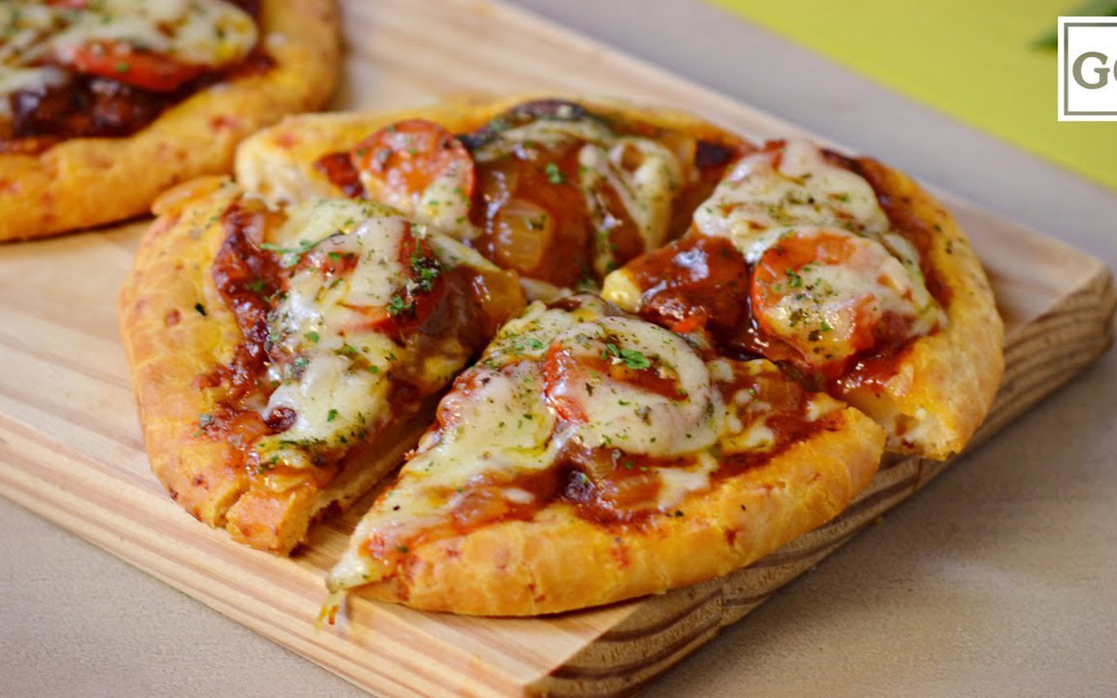 Minipizza de pão de queijo