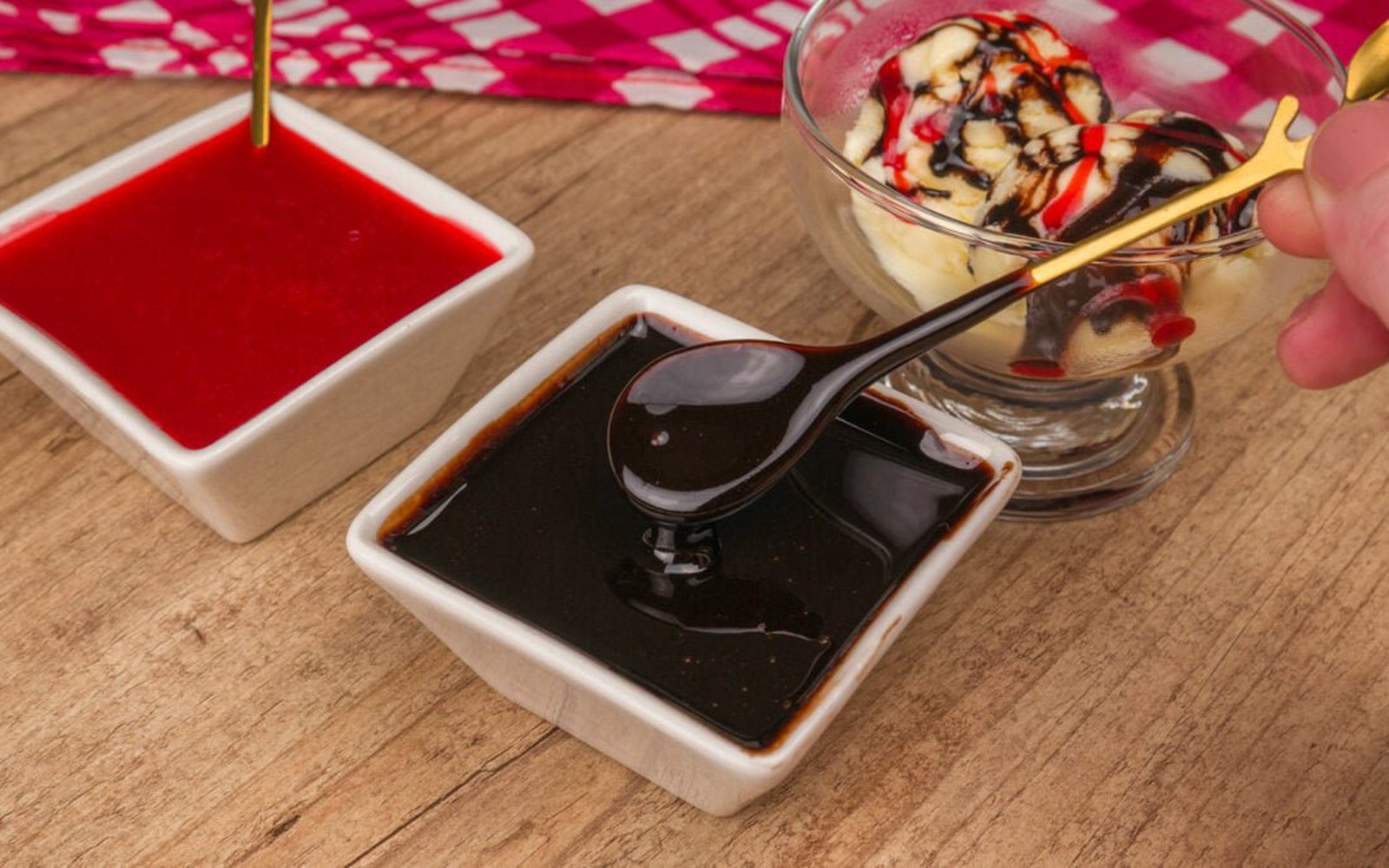 Calda de Sorvete de Chocolate e Morango