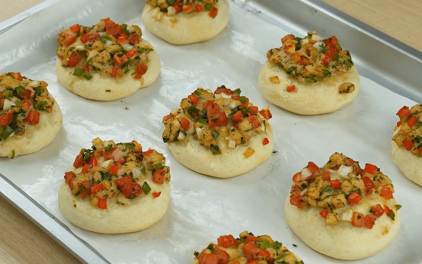 Pão Recheado com Frango e Queijo
