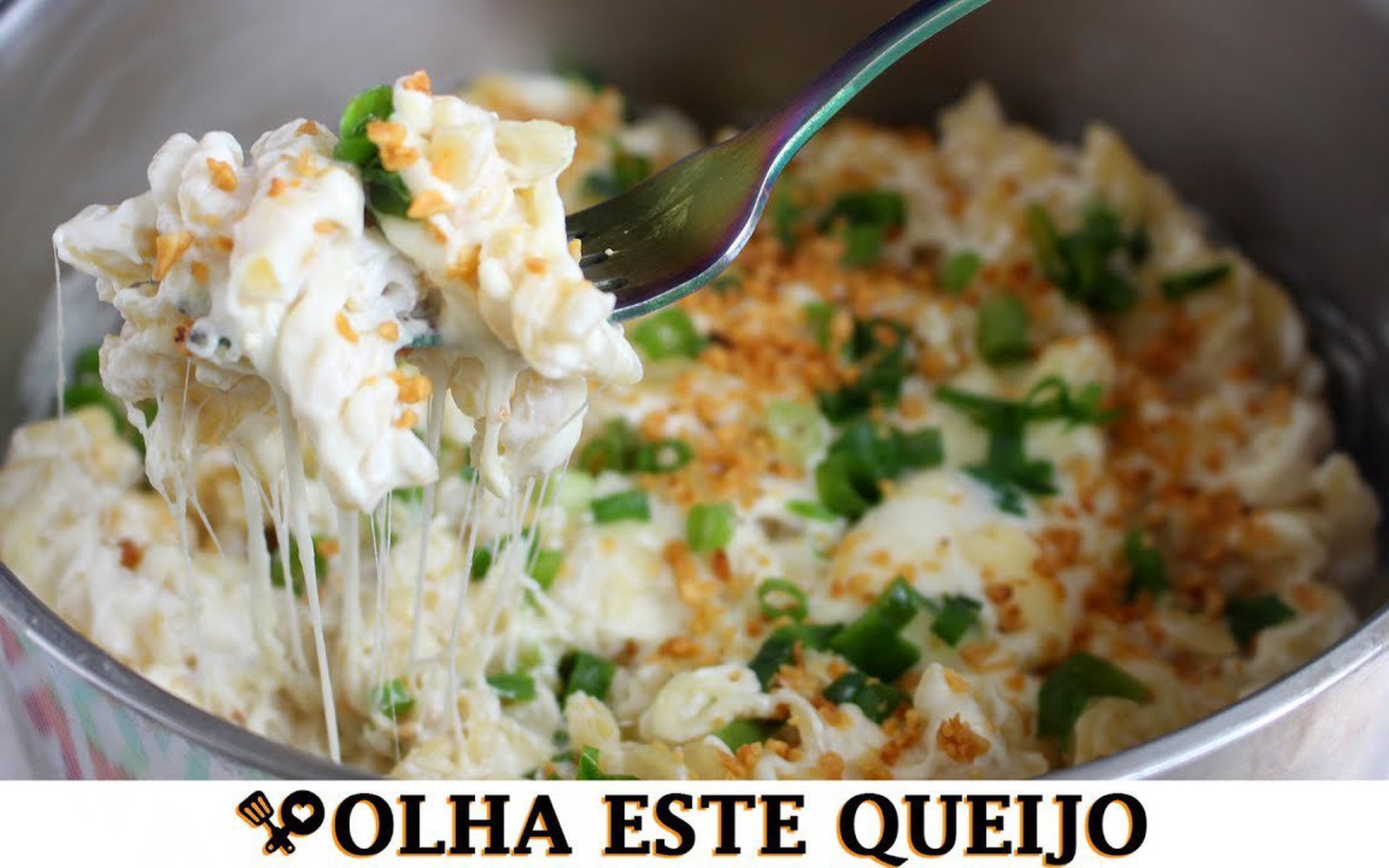 Macarrão com Queijo em uma Panela Só