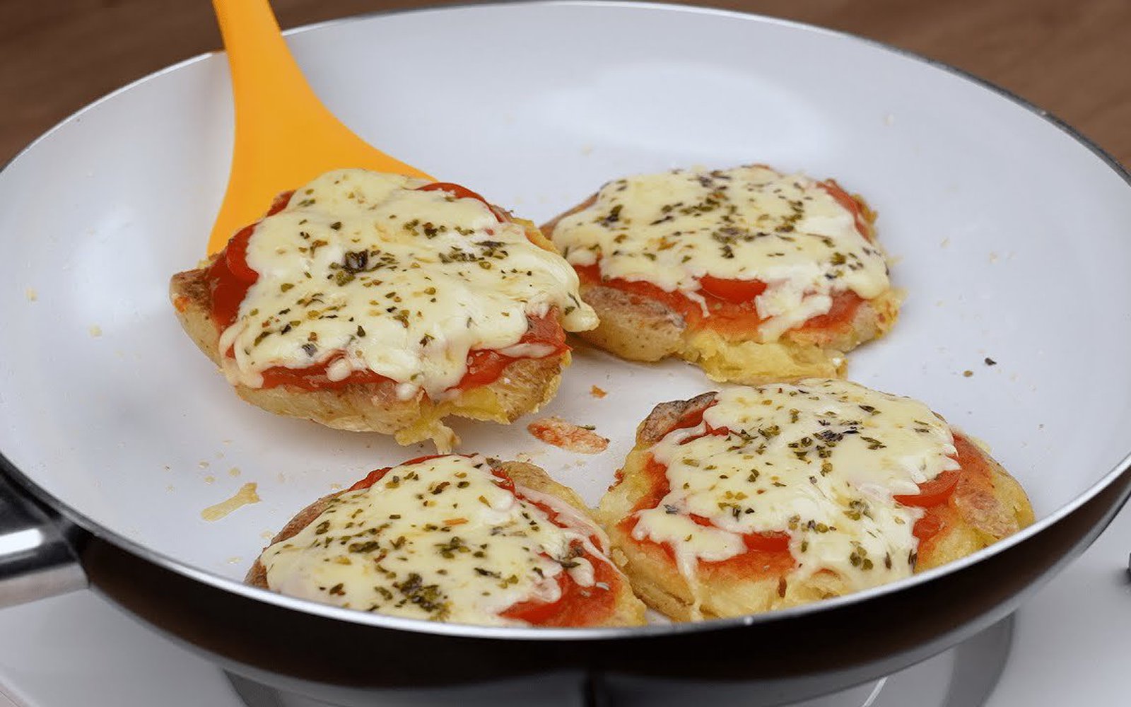Pizza de Batatas (Sem Farinha e Sem Forno)