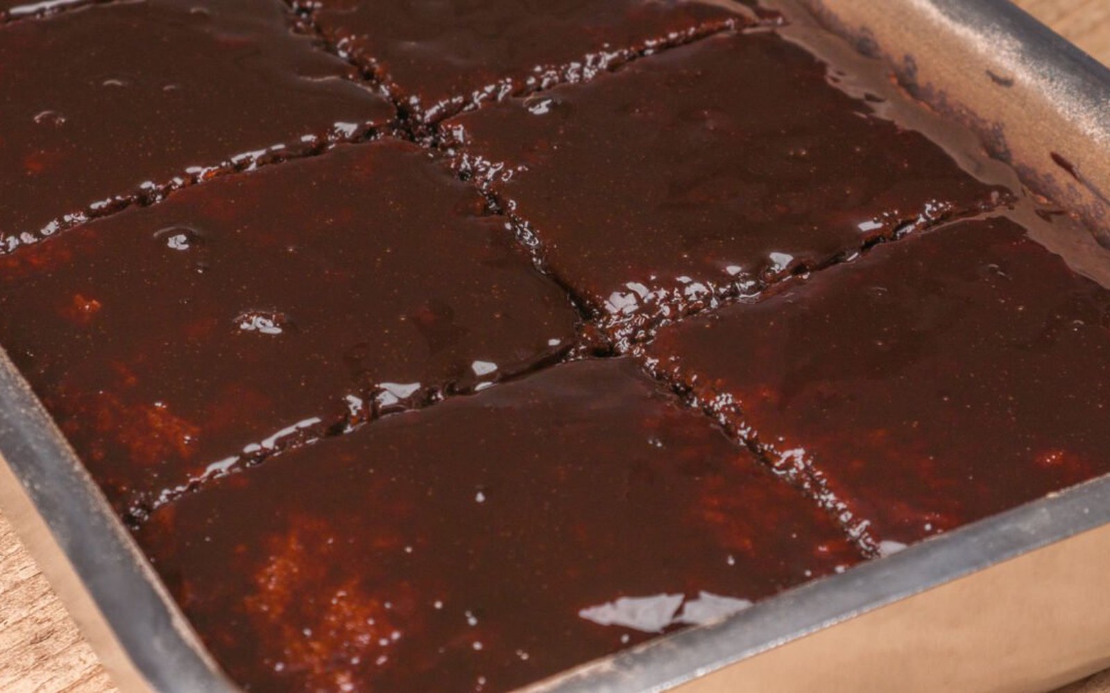 Bolo de Chocolate com a Melhor Cobertura