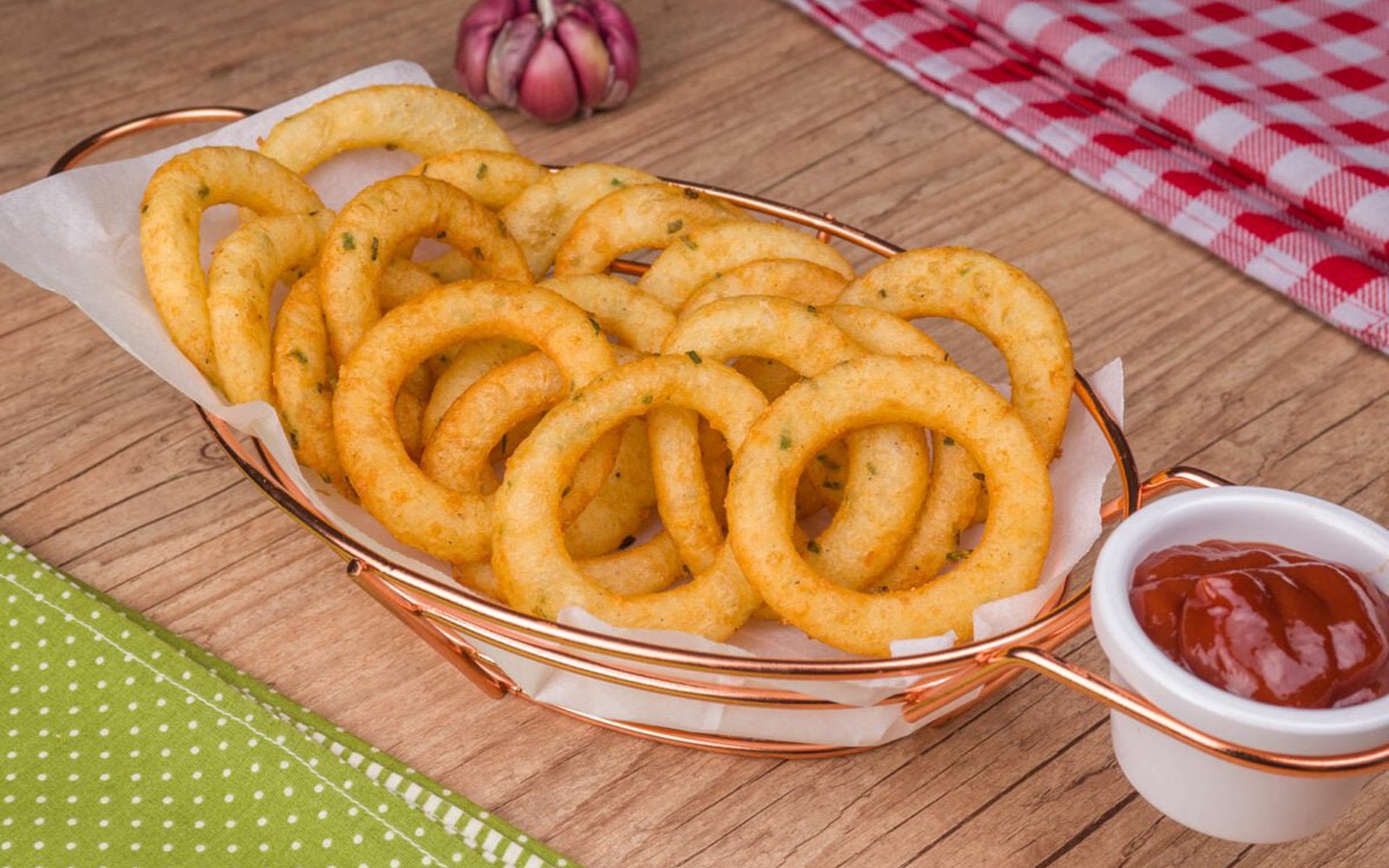 Anéis de Batata com Alho e Queijo