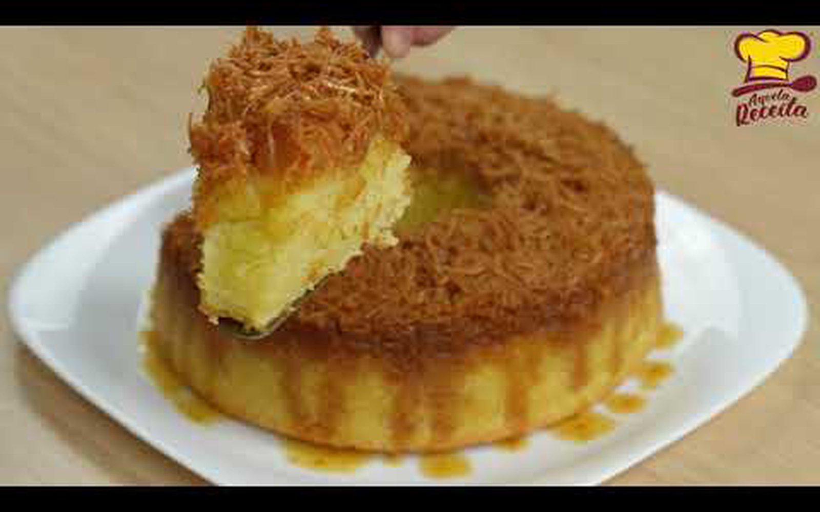 Bolo de Coco com Caramelo