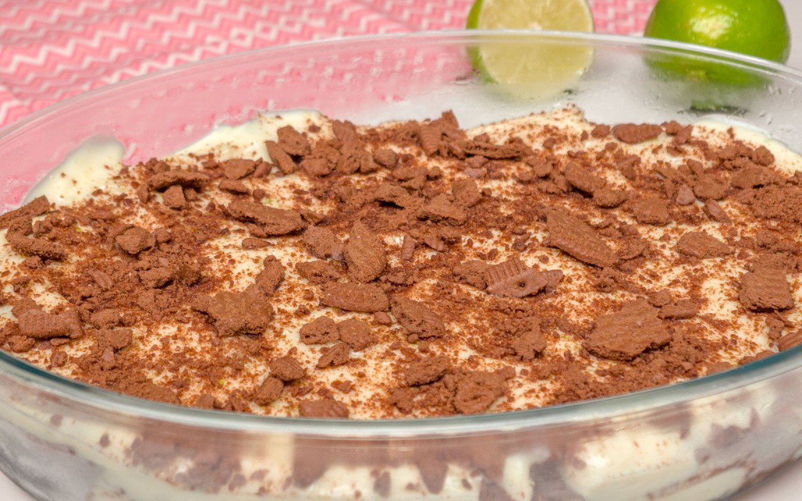Mousse de Limão com Biscoito de Chocolate