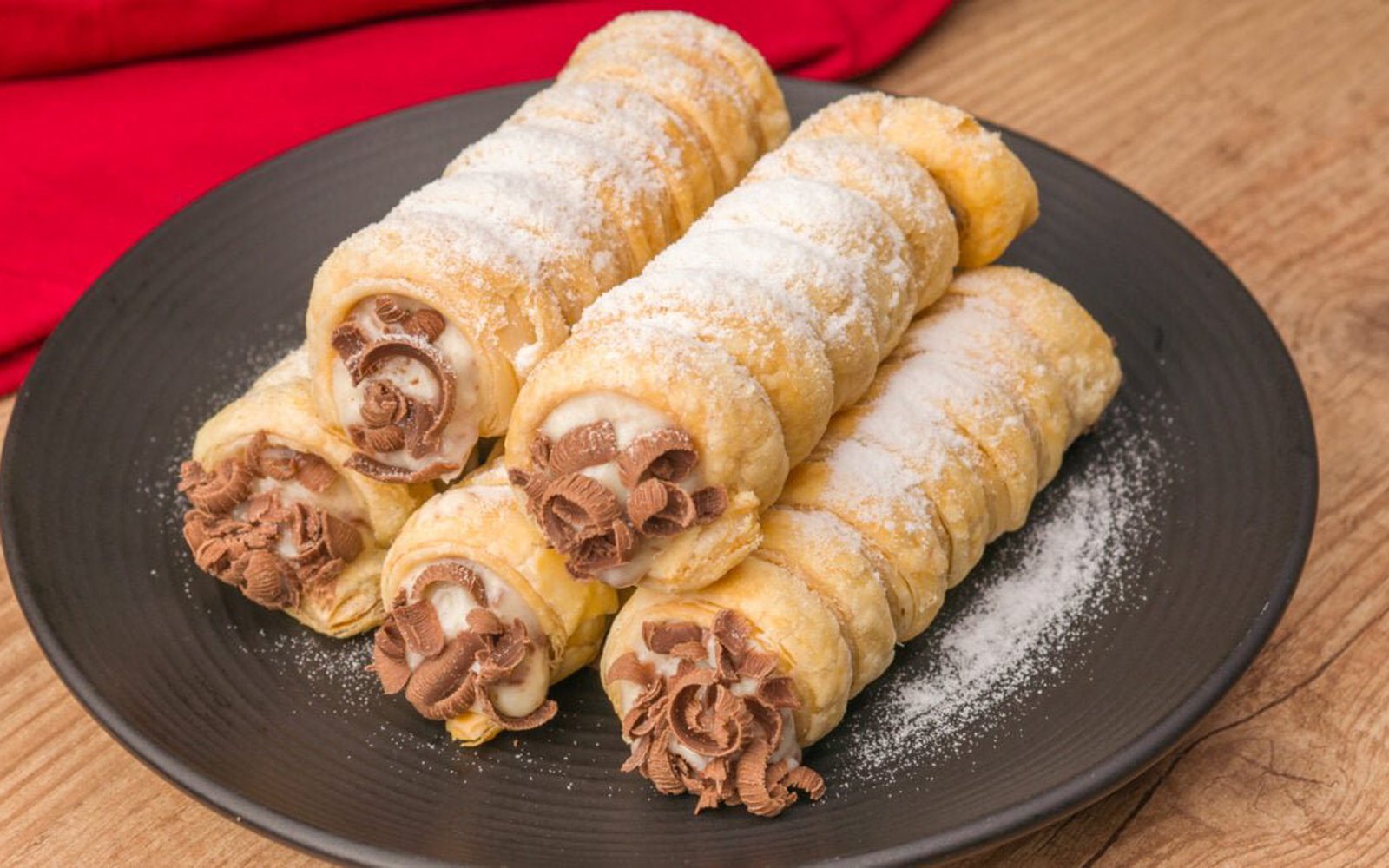 Cannoli de Massa Folhada