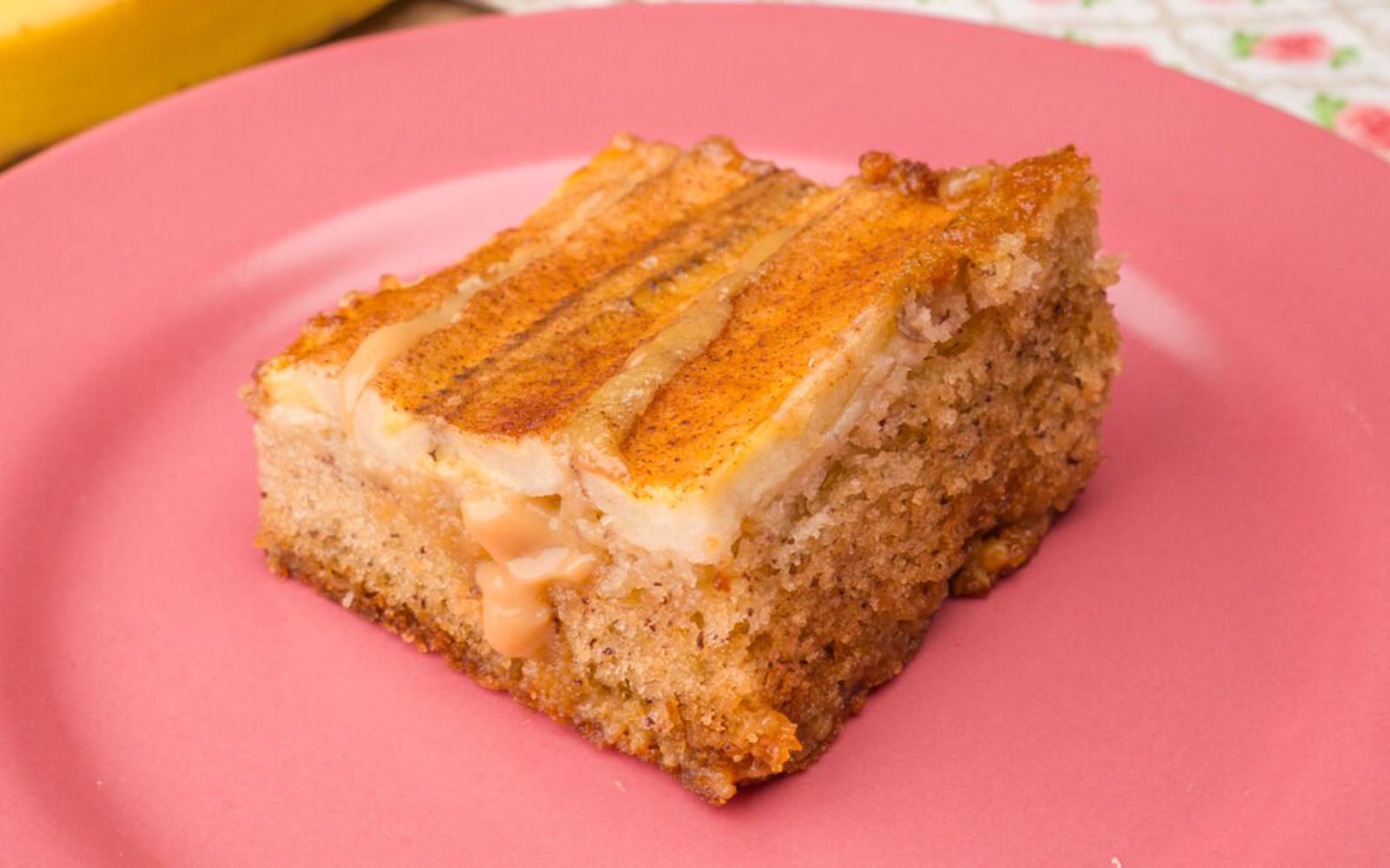 Bolo de Banana com Doce de Leite