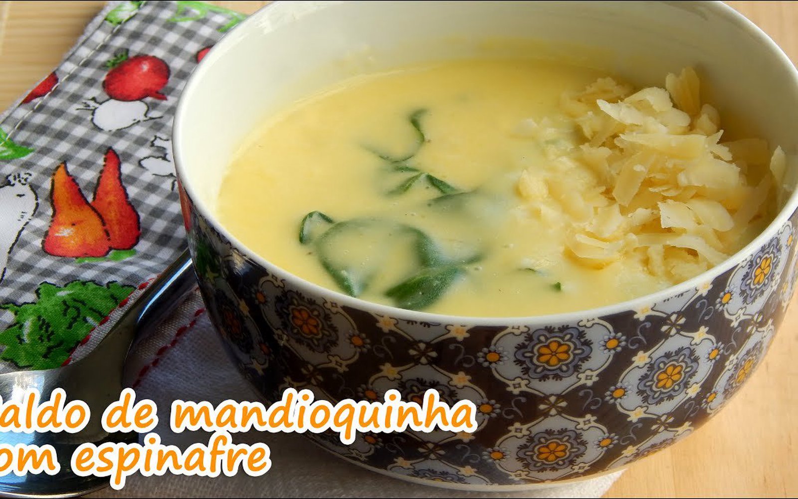 Caldo de mandioquinha com espinafre