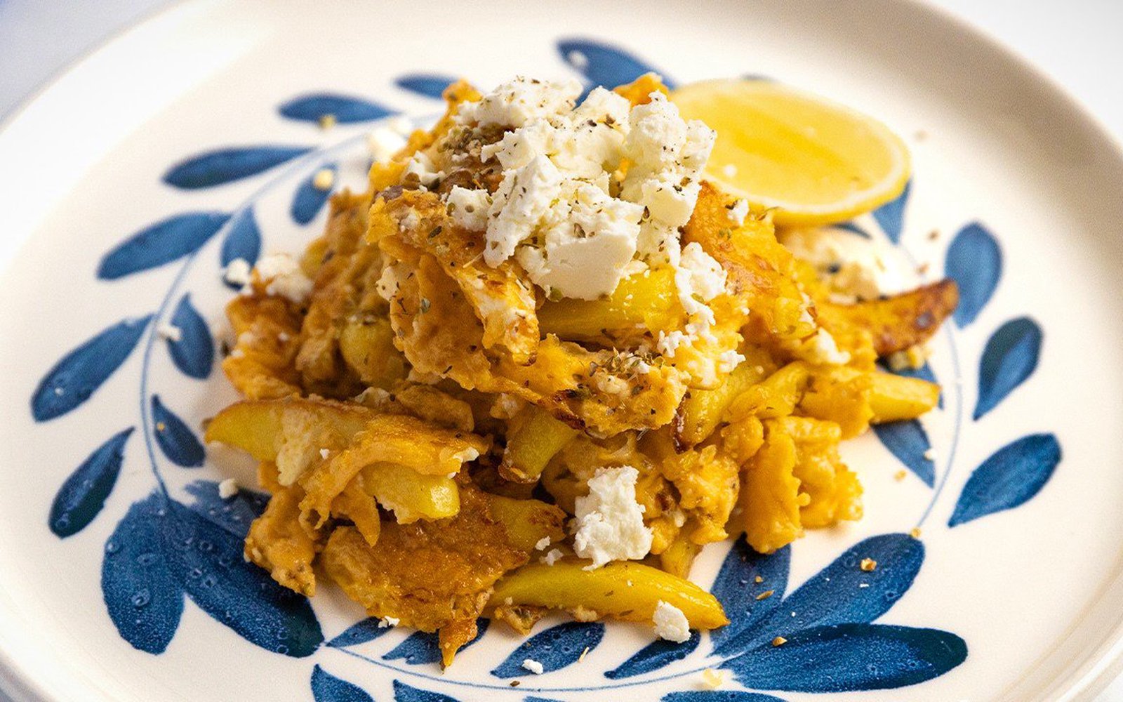 Patates me Avga (O Café da Manhã Grego que Você Nunca Ouviu Falar)