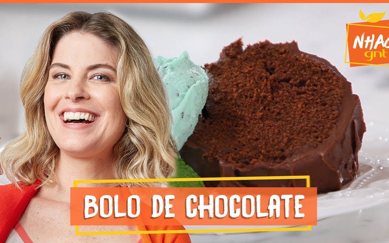 Bolo de chocolate com calda de ganache