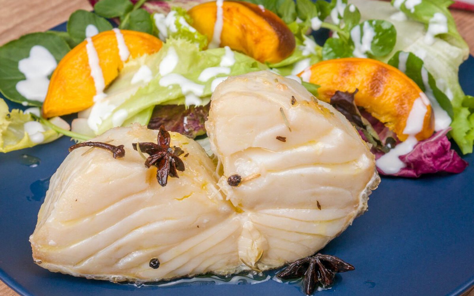 Bacalhau Confitado com Mix de Folhas