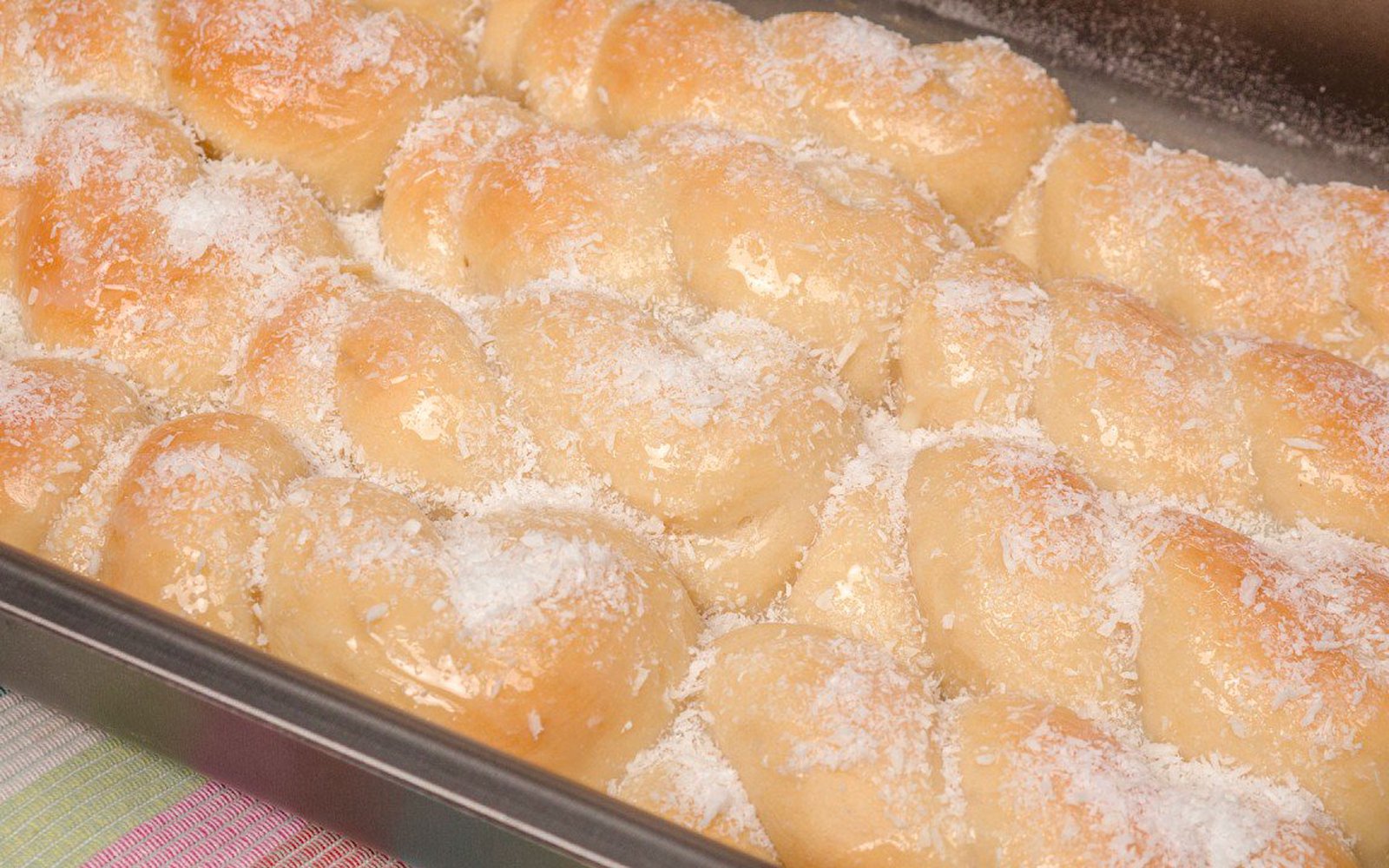 Pãozinho de Leite Condensado e Coco