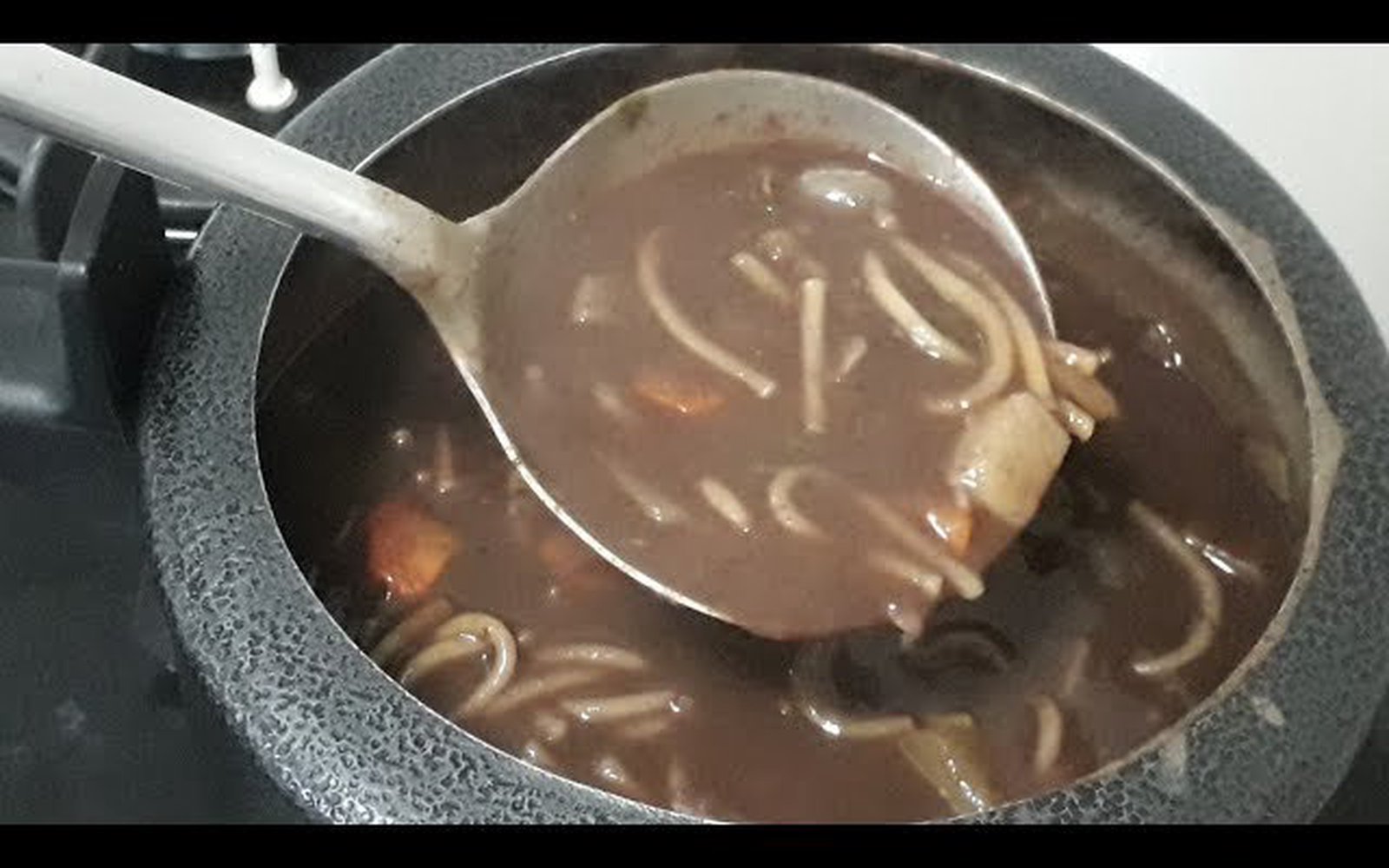 Sopa de Feijão Preto na Pressão