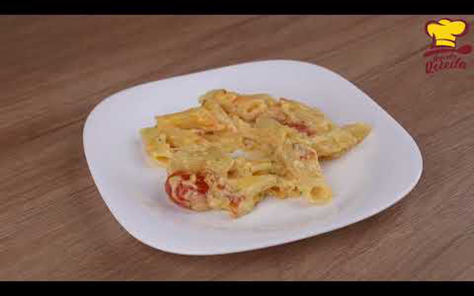 Macarrão com Queijo e Tomate