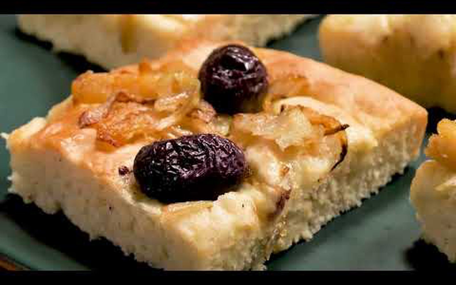 Focaccia com Bacalhau e Azeitona