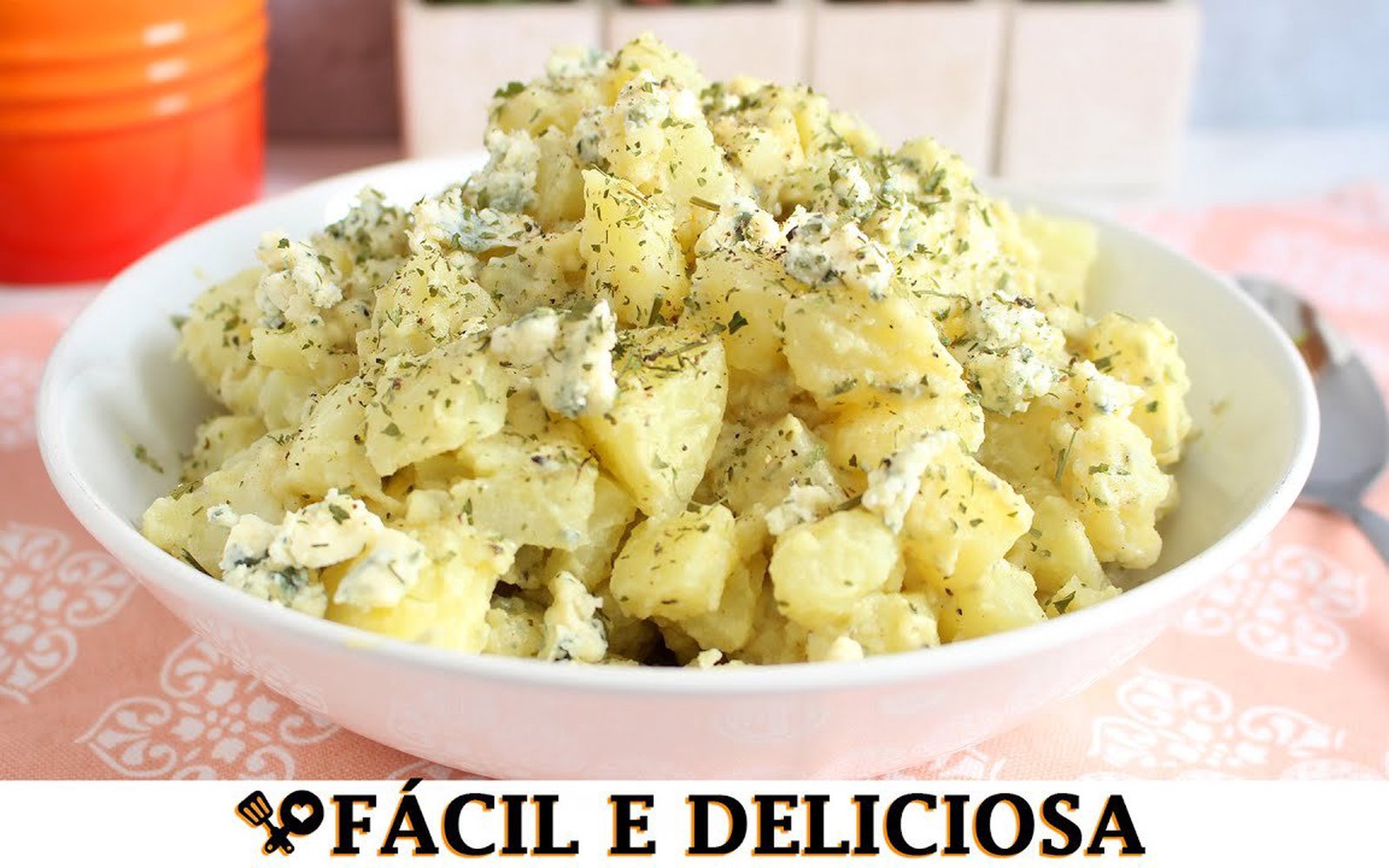 Salada de batata com gorgonzola