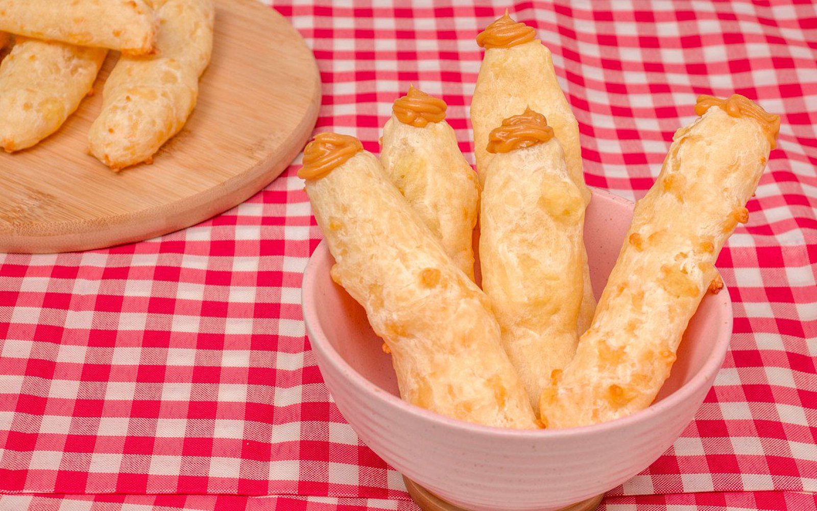 Churros de Pão de Queijo com Doce de Leite