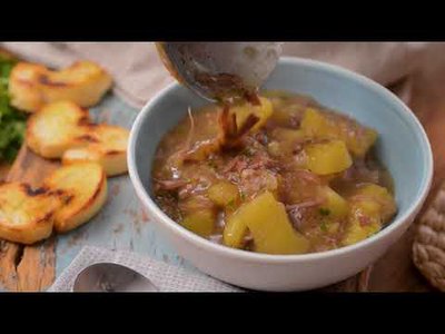 Sopa de Mandioca com Costela Cremosa (Vaca Atolada)