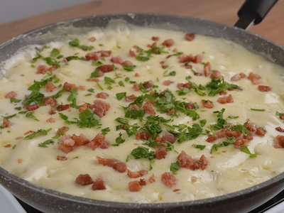 Macarrão com Bacon e Molho de Batata
