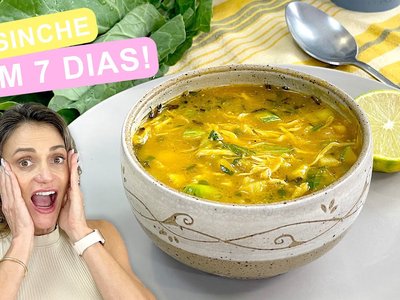 Sopa Detox de Abóbora com Frango e Crisps de Couve
