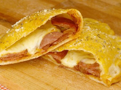 Calzone de Calabresa