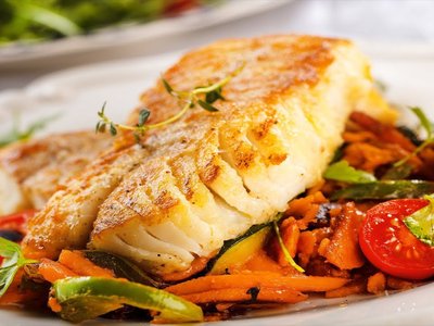 Peixe Assado no Forno com Legumes