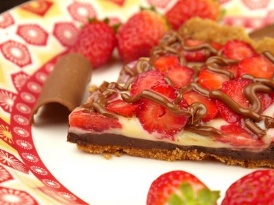 Torta Trufada com Morangos