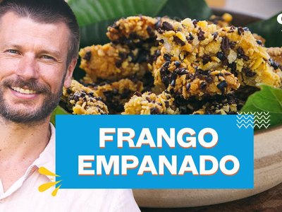 Frango Empanado com Nibs de Cacau e Flocos de Milho