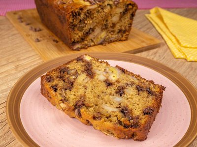 Bolo de Banana com Chocolate e Nozes