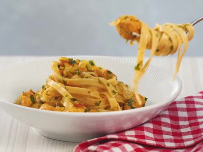 Receita de Macarrão com Frango e Especiarias