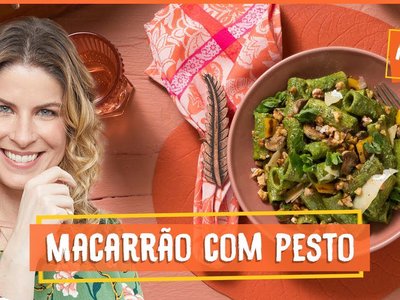 Salada de Macarrão com Cogumelo, Pimentão e Molho Pesto de Espinafre