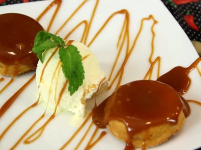 Receita de Petit Gateau de Doce de Leite e Caramelo Salgado
