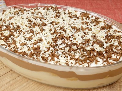 Pavê Cremoso de Chocolate Branco e Meio Amargo