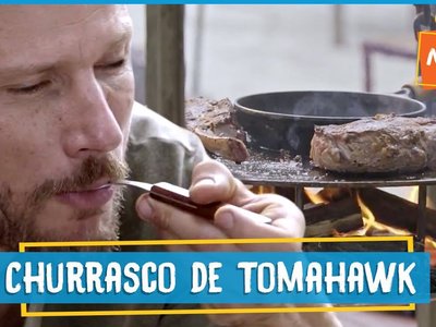 Tomahawk na brasa com farofa de maçã