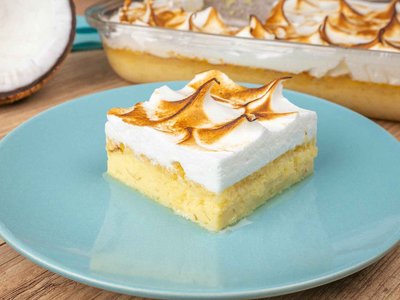 Pudim de Coco com Merengue na Travessa com só 5 Ingredientes