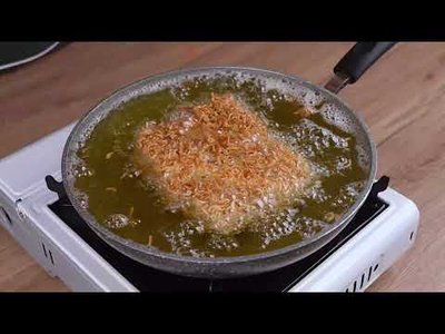 Salmão Empanado no Miojo